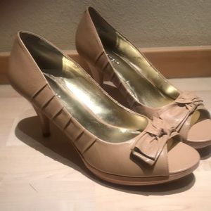 NINE WEST NUDE PUMPS